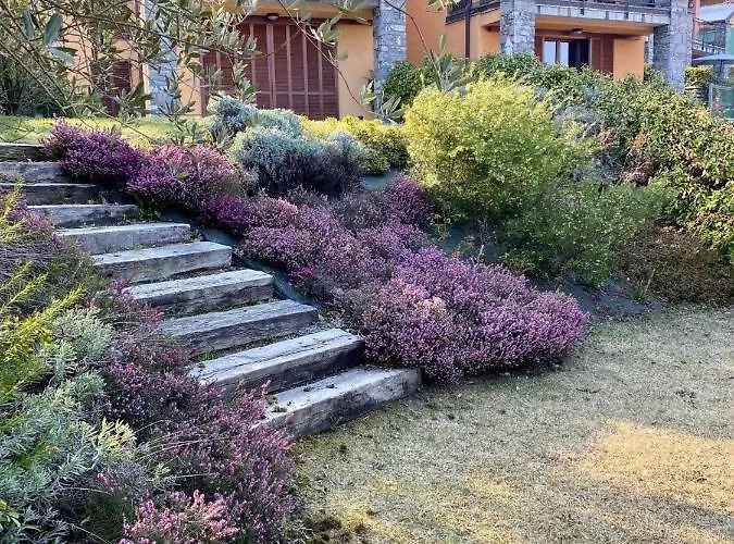 Oleandro Garden 1 - By Lovecomo Feriehus Menaggio