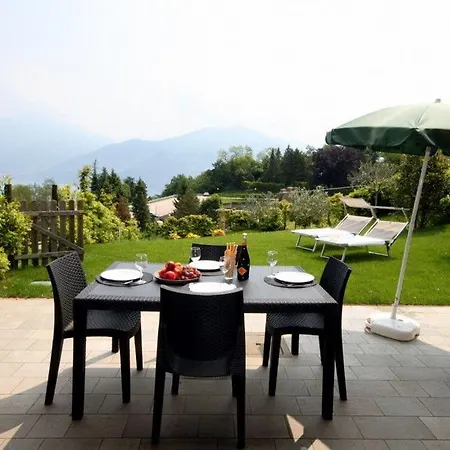 Semesterbostad Oleandro Garden 1 - By Lovecomo Menaggio